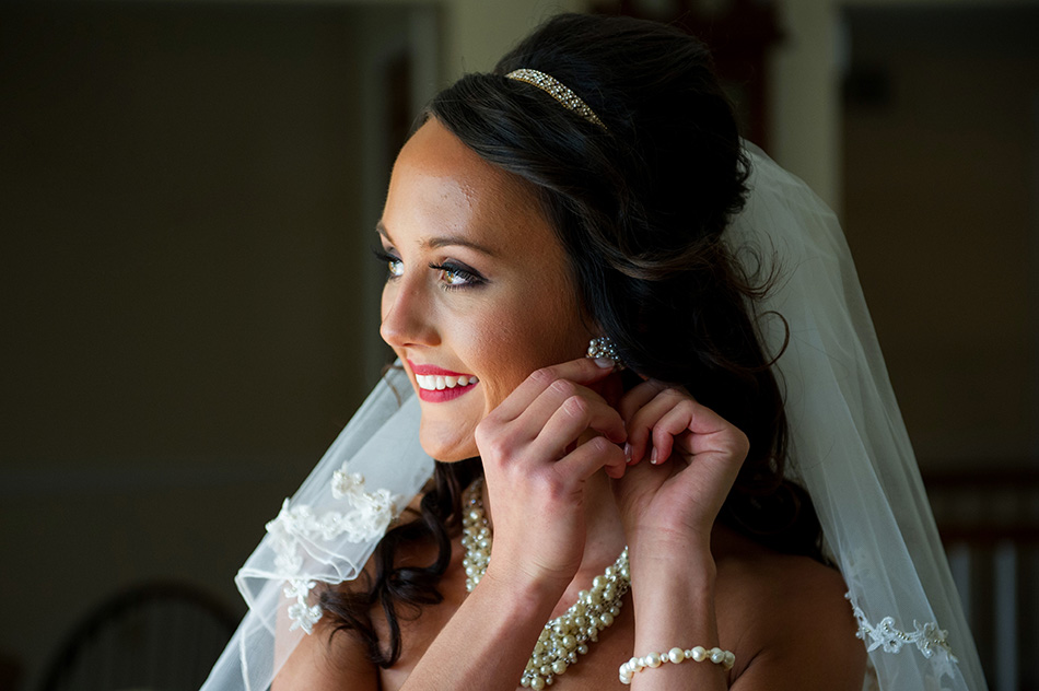 bride-with-earrings-bly-photography