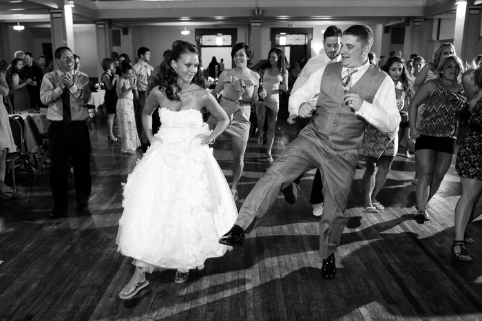 bride-and-groom-line-dance-at-columbus-athenaeum-bly-photography-columbus-photographer
