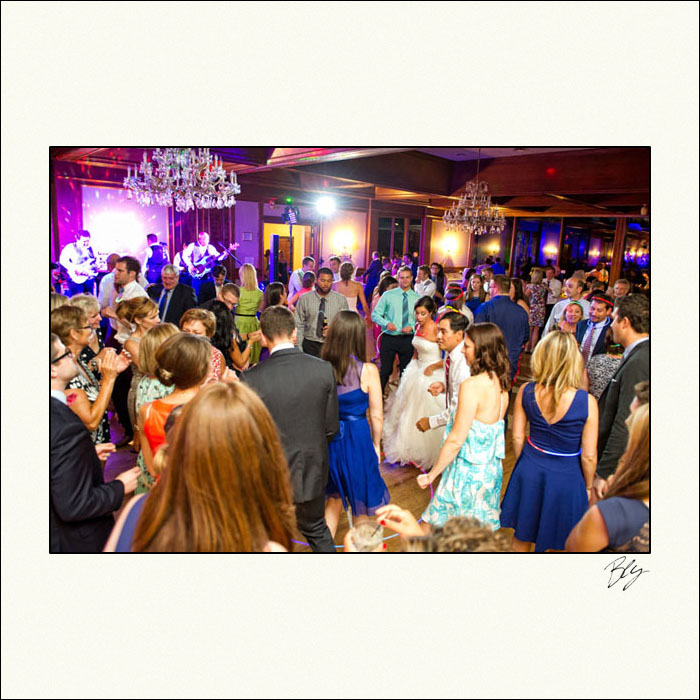 boat-house-at-confluence-park-wedding-reception-group-dancing