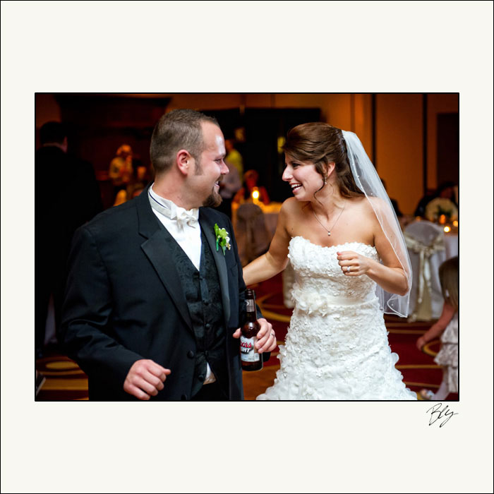 bride-and-groom-wedding-reception-columbus-marriott-northwest-bly-photography