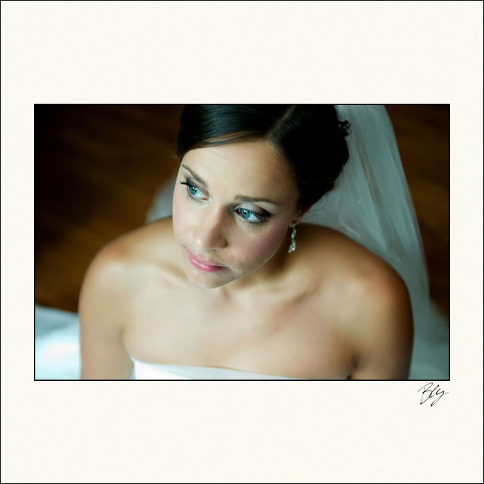 bride-window-light-portrait-bly-photography-columbus-wedding-photographer