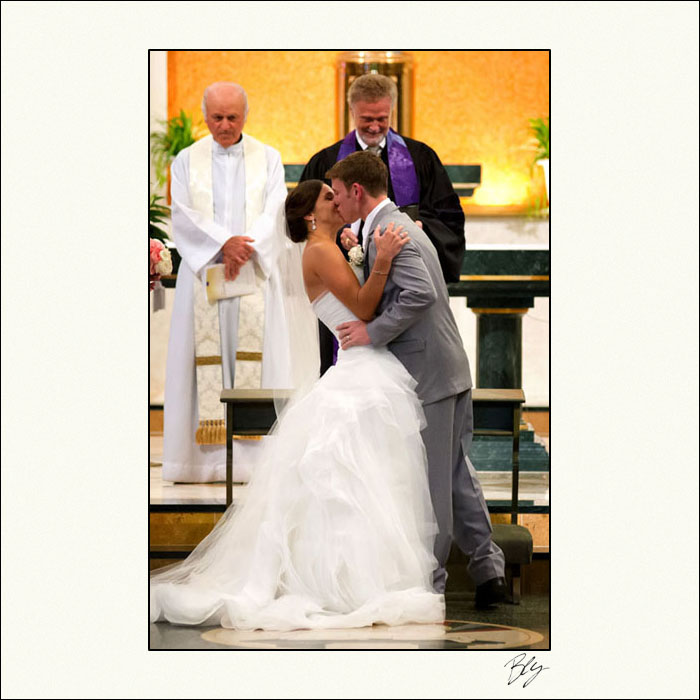 first-kiss-our-lady-of-victory-church-ceremony