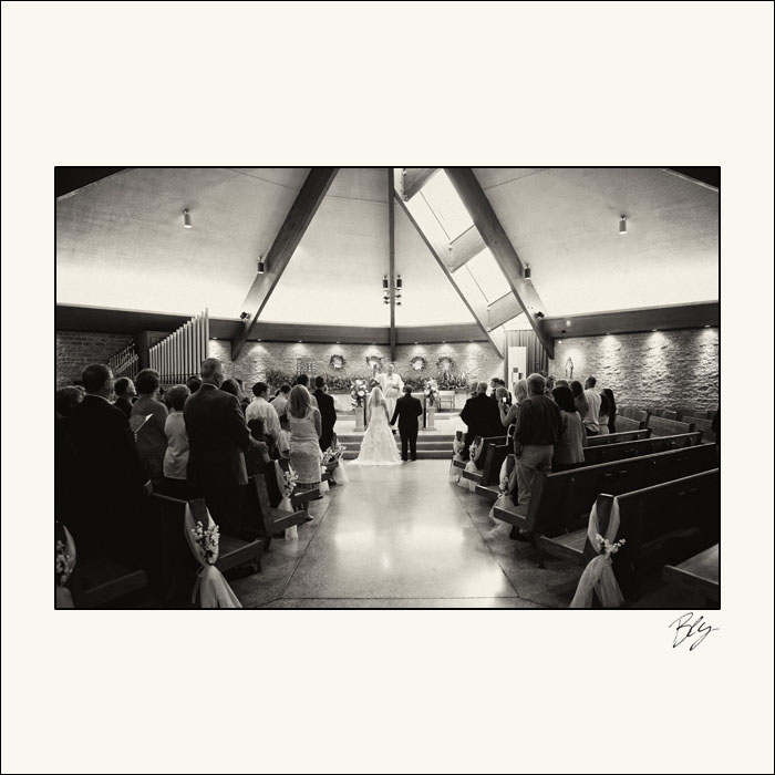 vintage-st-brendan-church-wedding-ceremony-hilliard-ohio-bly-photography