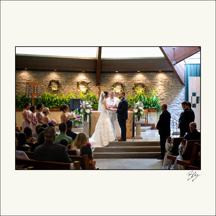 wedding-cveremony-st-brendan-church-hilliard-ohio-bly-photography