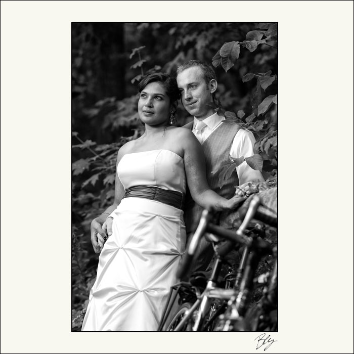 classic-wedding-pose-blendon-woods-bly-photography-columbus-photographer