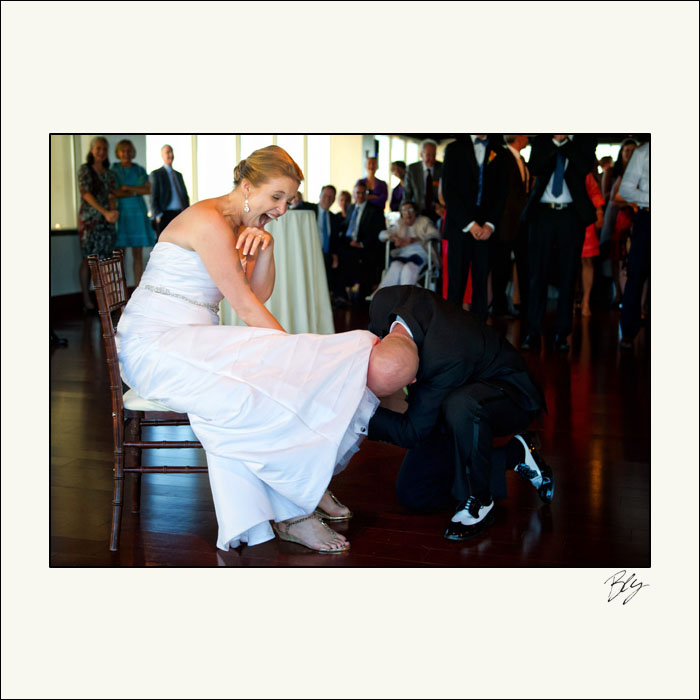 wedding-reception-garter-removal-the-ivory-room