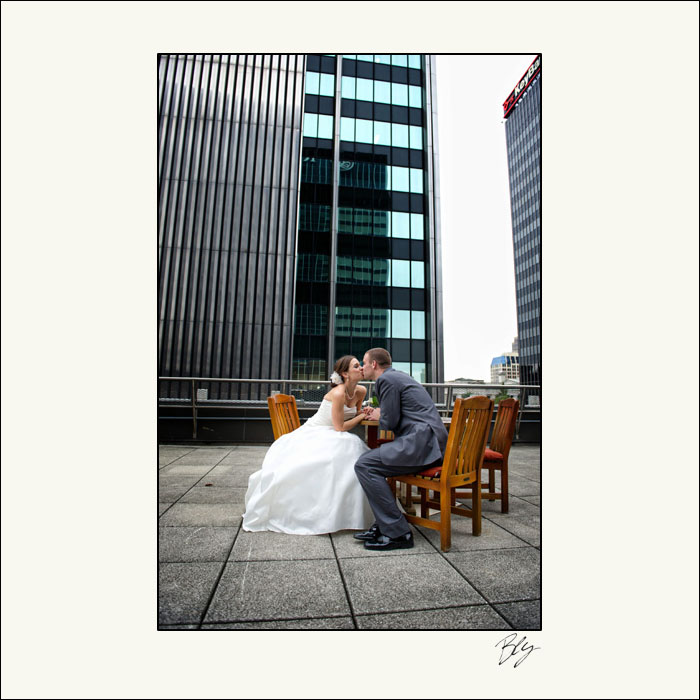 renaissance-hotel-roof-kiss-bly-photography-central-ohio-photographers