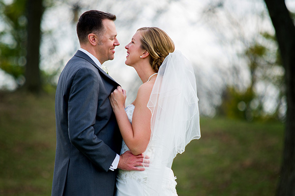 bride-groom-outdoor-wedding-columbus-ohio-bly-photography