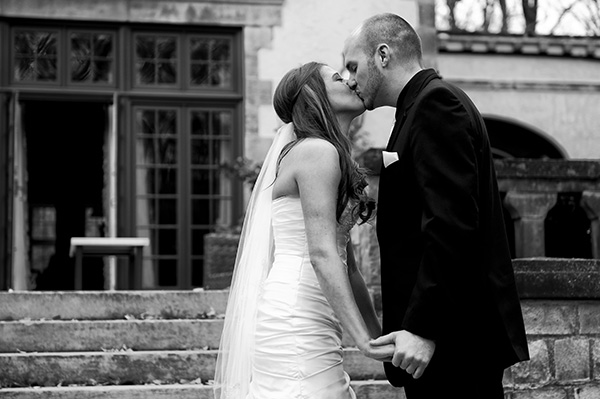 wedding-kiss-bexley-columbus-ohio-photographer
