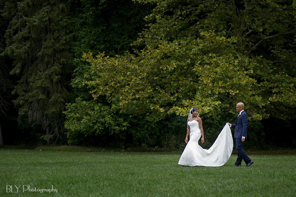 bride-groom-jeffrey-mansion-wedding-bly-photography-columbus-photographer.jpg