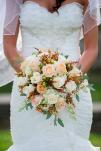 bride holding bouquet columbus