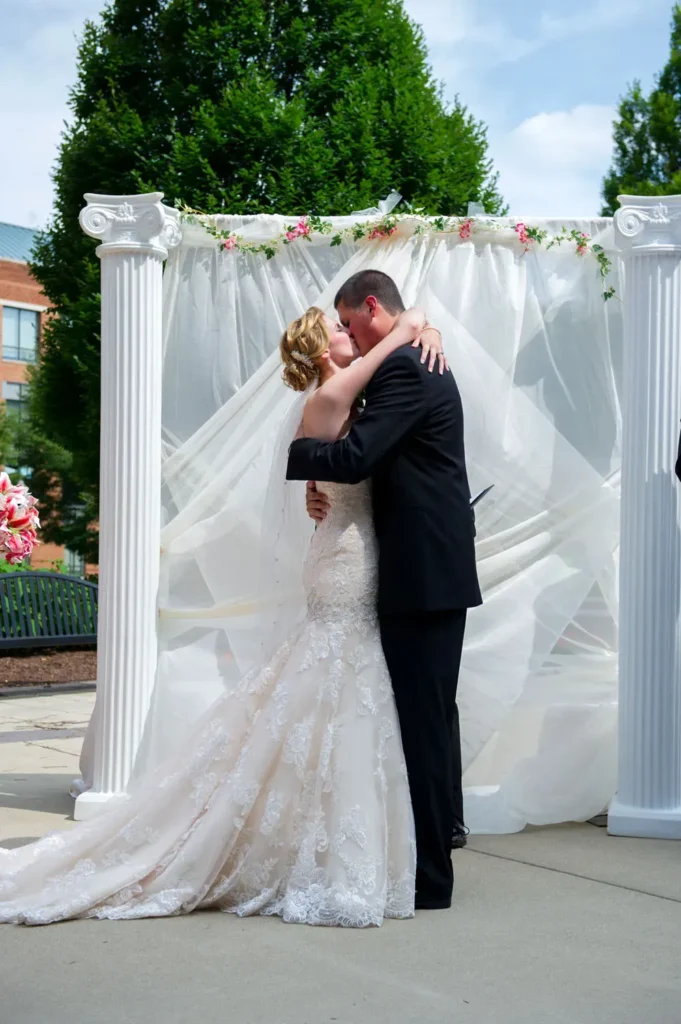 wedding first kiss blackwell columbus