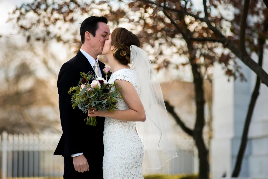 wedding kiss lds temple columbus