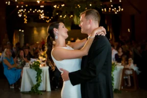 reception first dance guests watching