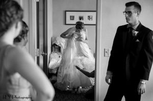 bride-getting-ready-at-the-blackwell-wedding-columbus-oh-bly-photography.jpg