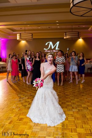 bride-reception-bouquet-blackwell-columbus-ohio-bly-photography.JPG