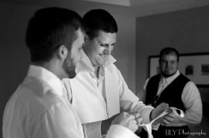 groom-getting-ready-for-wedding-at-the-blackwell-columbus-ohio-bly-photography.jpg