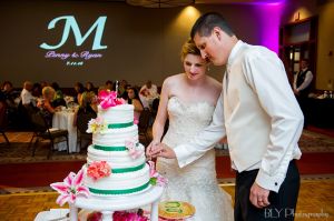 wedding-reception-cake-cutting-blackwell-columbus-ohio-bly-photography.JPG