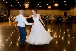 columbus-zoo-wedding-african-event-center-first-dance-bly-photography.jpg